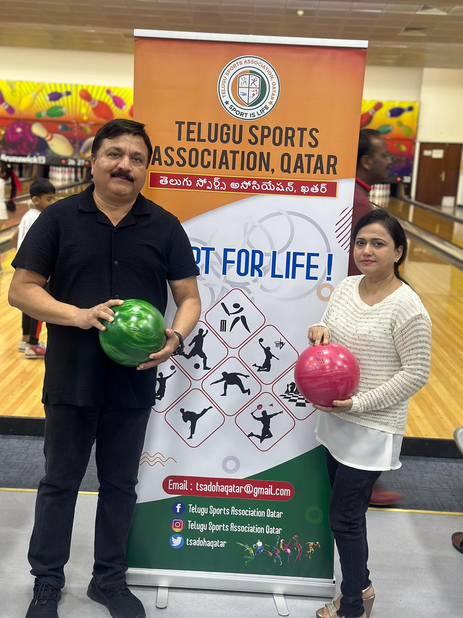 TSA Bowling - Group at banner